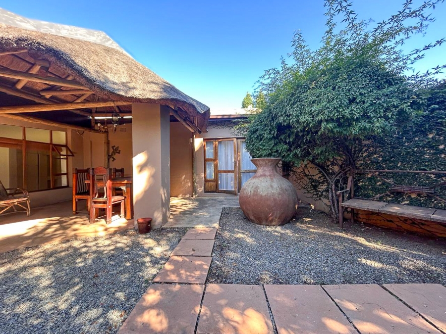 Commercial Property for Sale in Vyfhoek A H North West